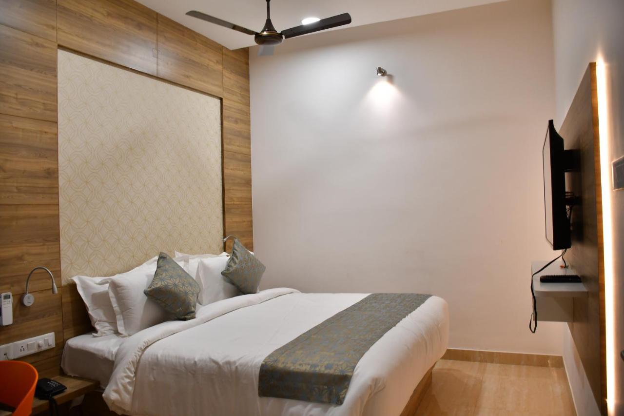Adhikrishna Arcade Hotel Erode Kültér fotó